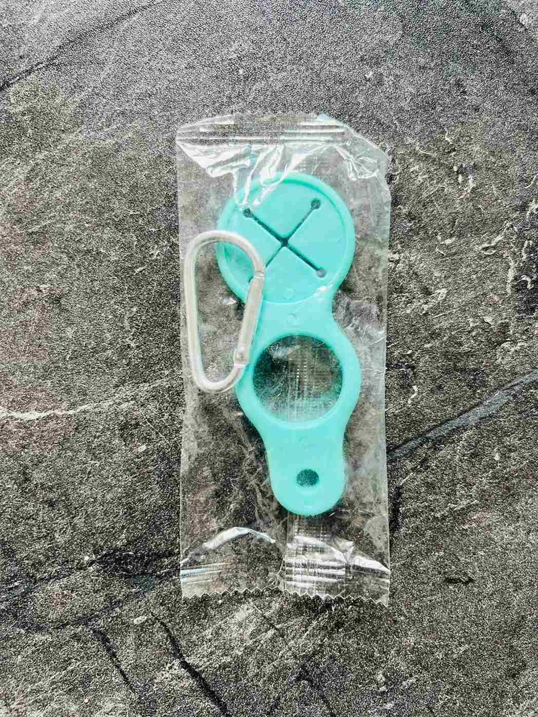 Towel & Bottle Hook Clip